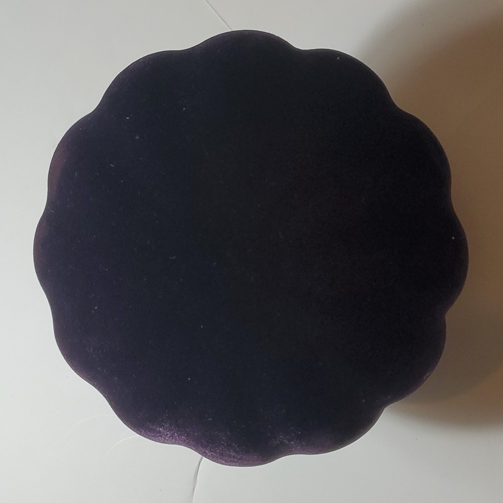Deep purple velvet pumpkin - Picture 4 of 5